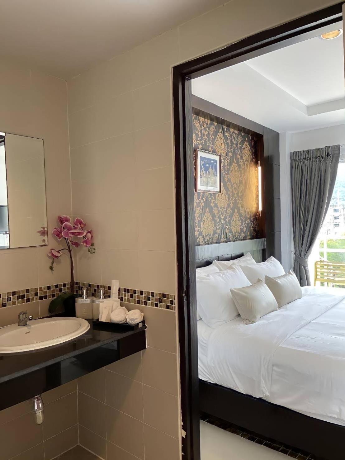 Elephant Room Patong Exterior photo